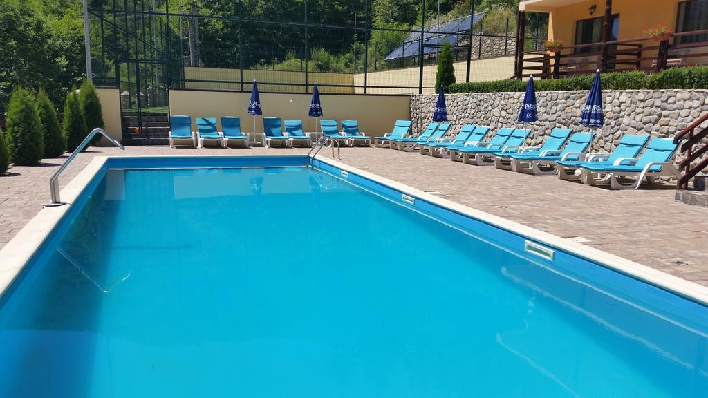 Pension Curmatura Stezii Răşinari Kültér fotó