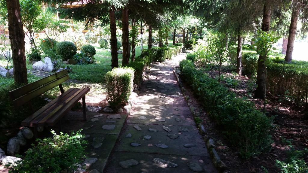 Pension Curmatura Stezii Răşinari Kültér fotó