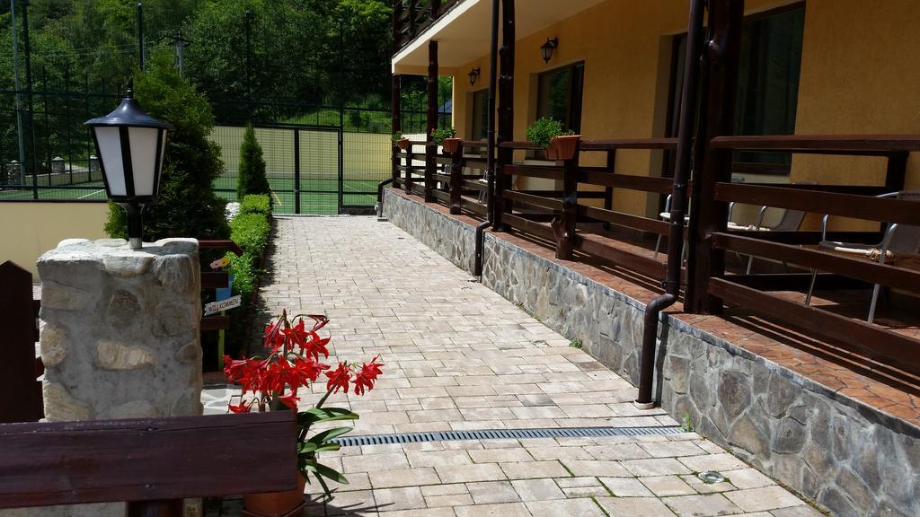 Pension Curmatura Stezii Răşinari Kültér fotó